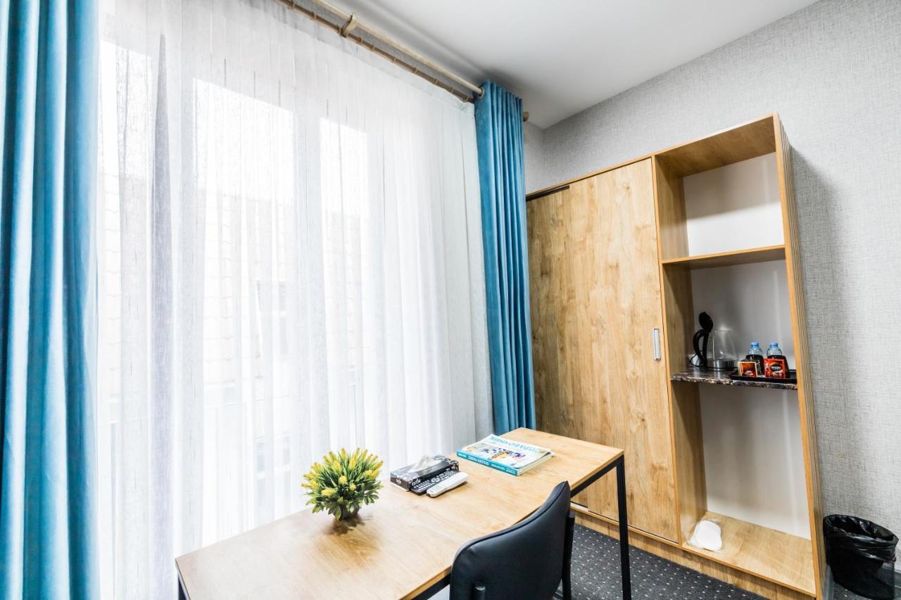 Bobur Hotel Tasjkent Buitenkant foto