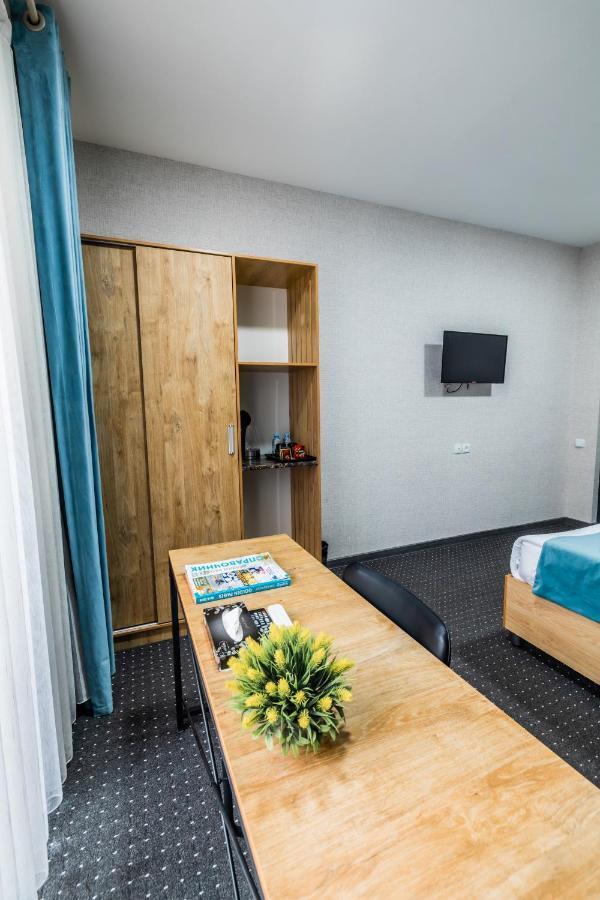 Bobur Hotel Tasjkent Buitenkant foto