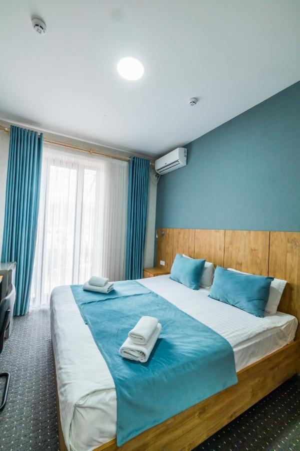 Bobur Hotel Tasjkent Buitenkant foto