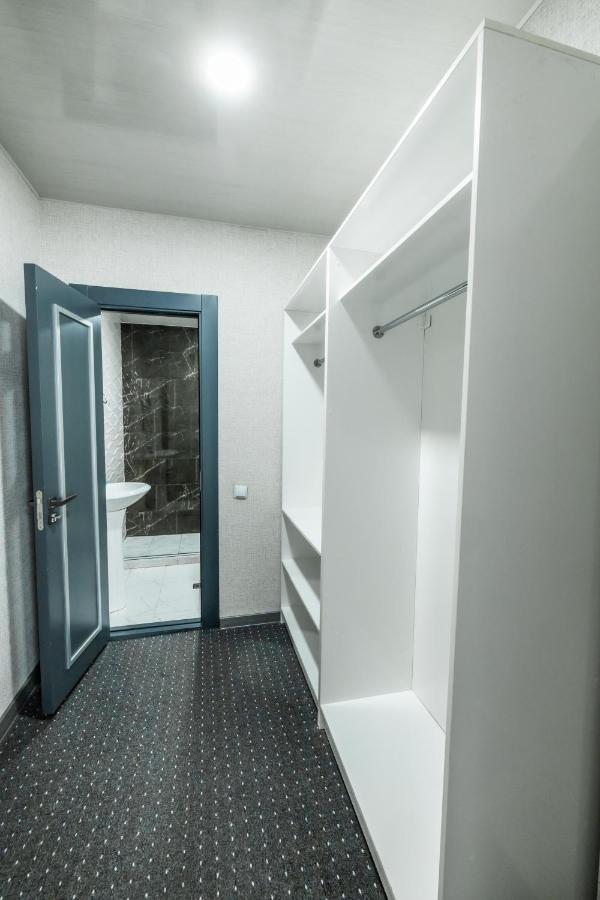 Bobur Hotel Tasjkent Buitenkant foto