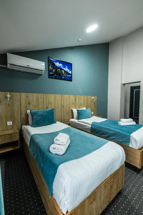 Bobur Hotel Tasjkent Buitenkant foto