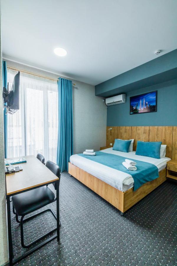 Bobur Hotel Tasjkent Buitenkant foto