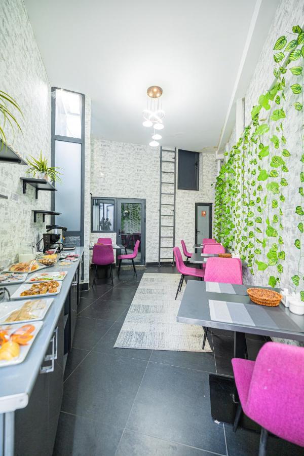 Bobur Hotel Tasjkent Buitenkant foto